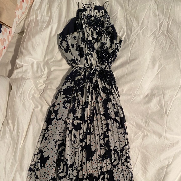 Donna Morgan “Jade” pleated chiffon midi dress - Picture 7 of 8